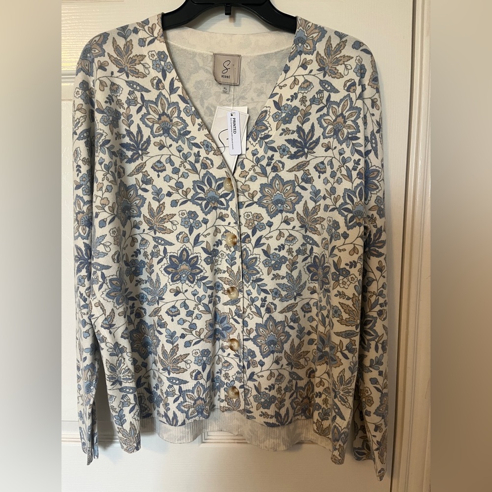 Blue/white/tan flower print cardigan, XL